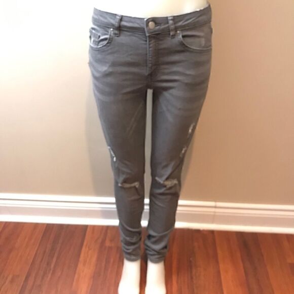 GREY denim distressed denim jean H&M 🌻 - Picture 5 of 9